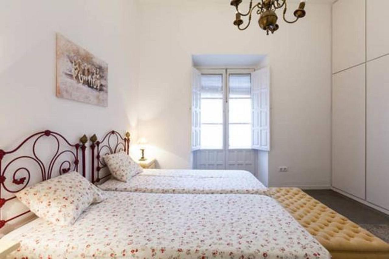 Apartamentos Rg Arenal Sevilla Zimmer foto